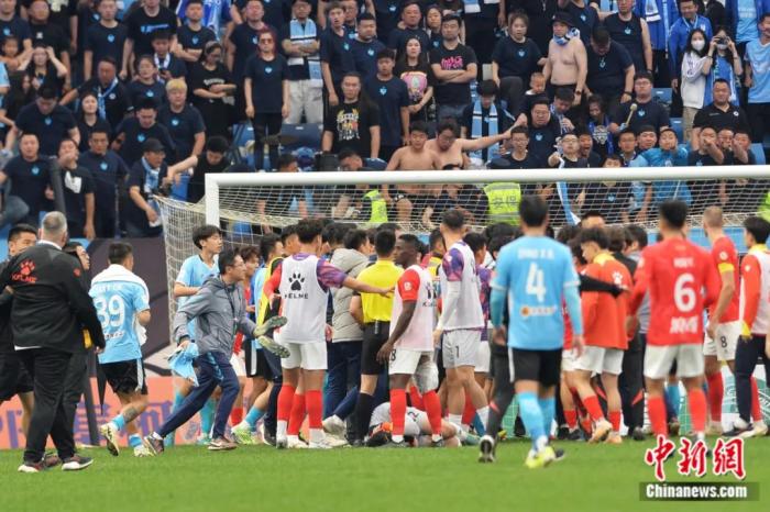中甲大连英博与广州队赛后冲突引足协重罚 五名