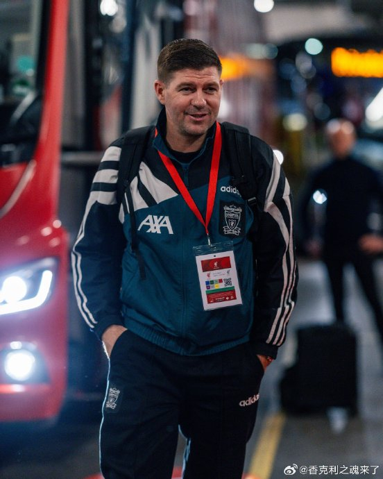 利物浦新球衣引爆球迷热情 拉德克洛普现身发布