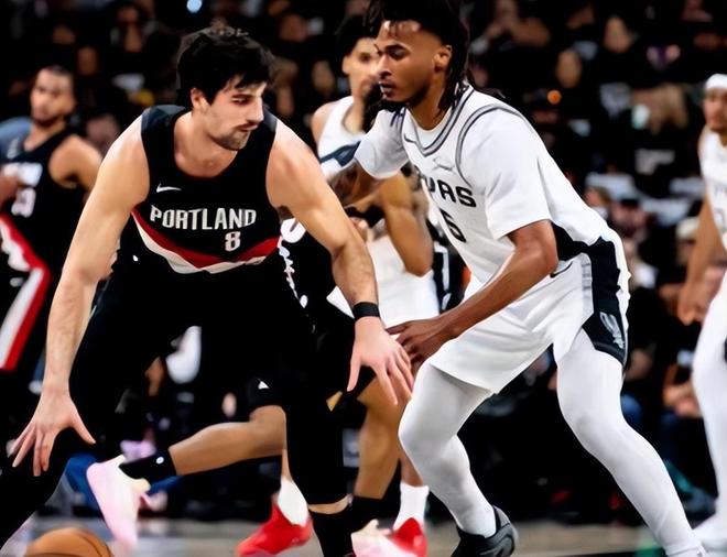 湖人双杀火箭挺进次轮 马刺爆冷负开拓者 绿军客