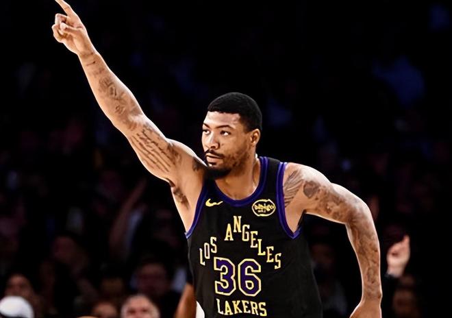 湖人双杀火箭挺进次轮 马刺爆冷负开拓者 绿军客